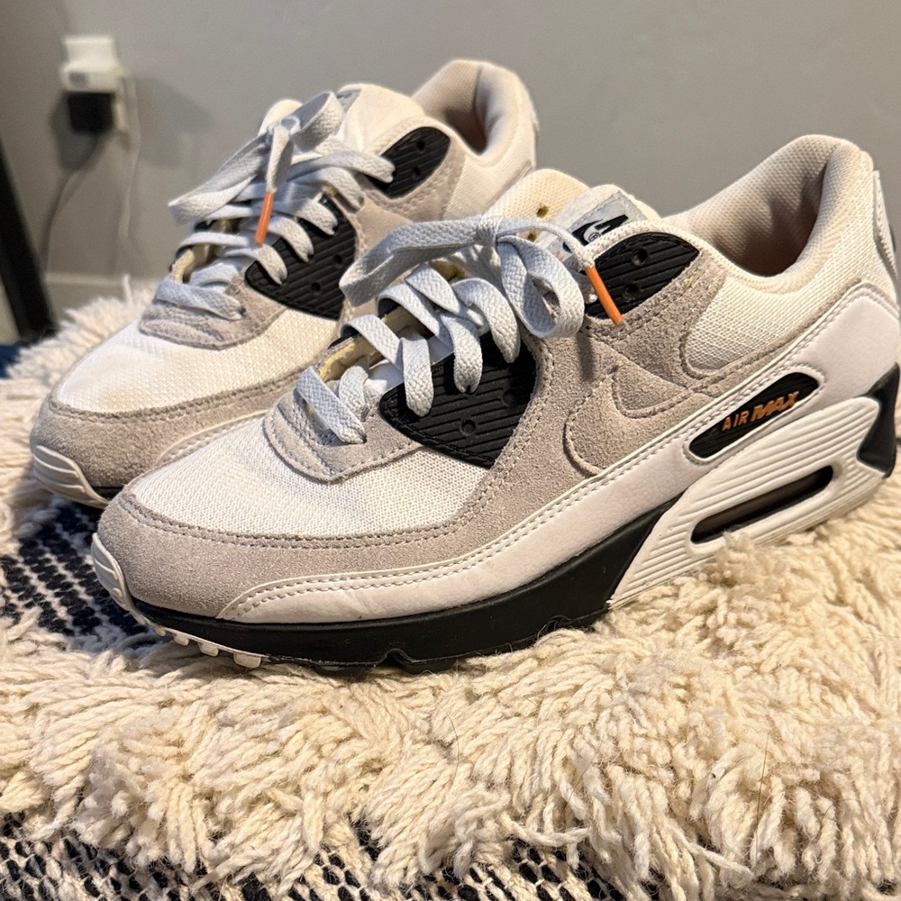 Nike Air Max 90 - Men’s size 9 - White/light grey/black/orange Great condition